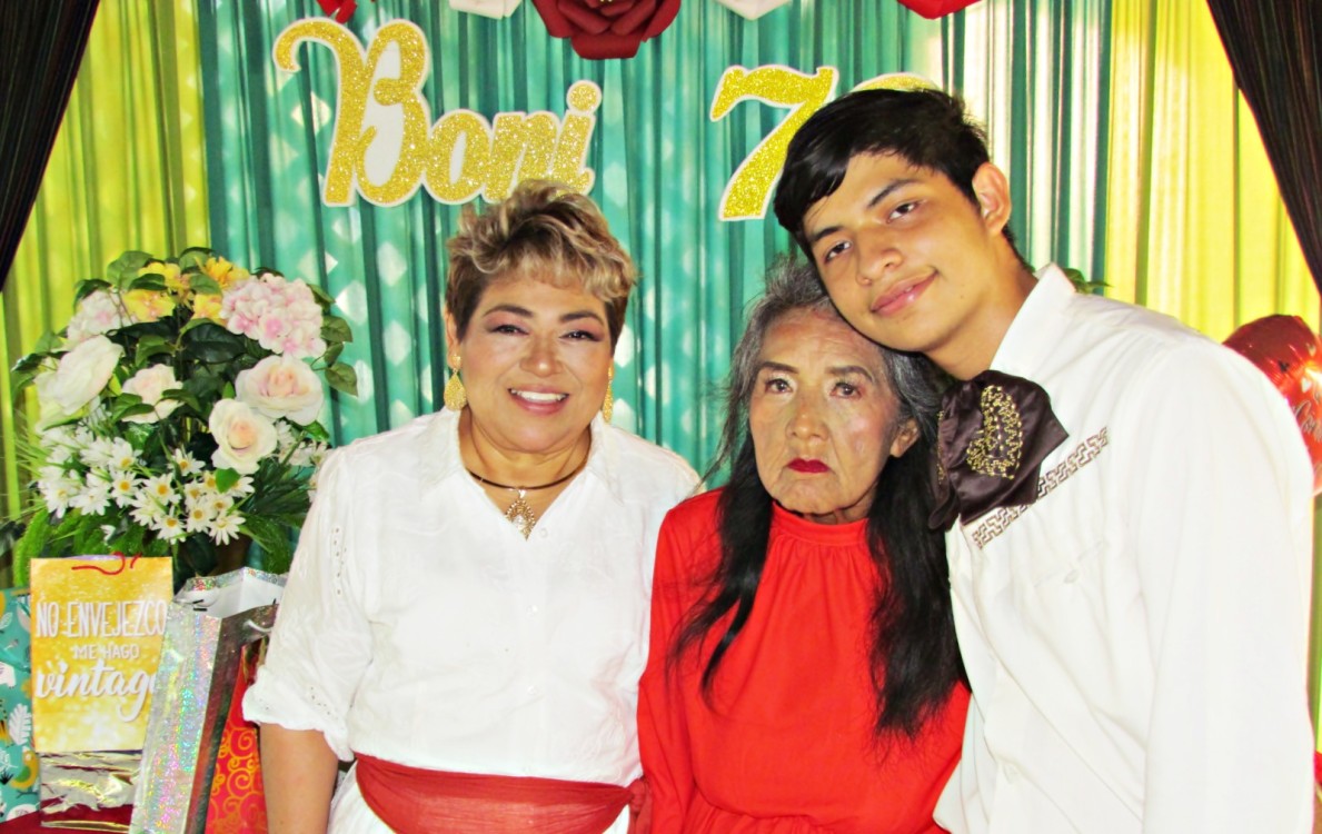 cumpleaños de la abuelita Boni