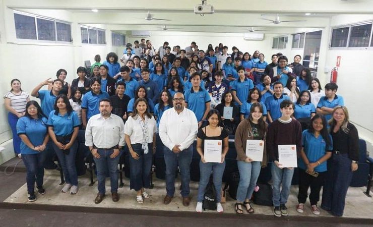 Conferencia titulada "Consejos Prácticos para Jóvenes Conectados"