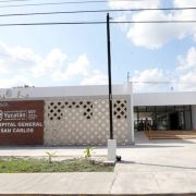 Vila Dosal impulsa la modernización del Hospital San Carlos de Tizimín