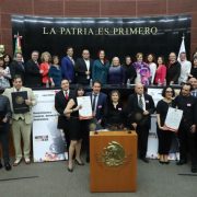 Senado de la república reconoció a locutores de doblaje emblemáticos en México