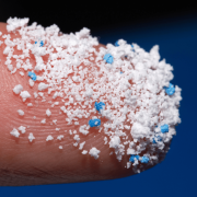 Encuentran microplásticos en placentas humanas