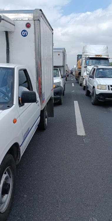 Transportistas de Tabasco se suman al bloqueo nacional para exigir seguridad 