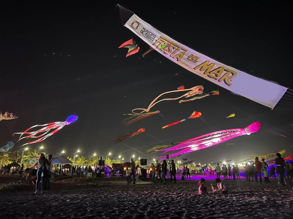 Habrá suficiente personal para limpiar la playa durante la Fiesta de Mar