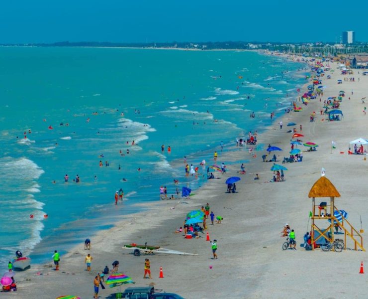 Habrá suficiente personal para limpiar la playa durante la Fiesta de Mar