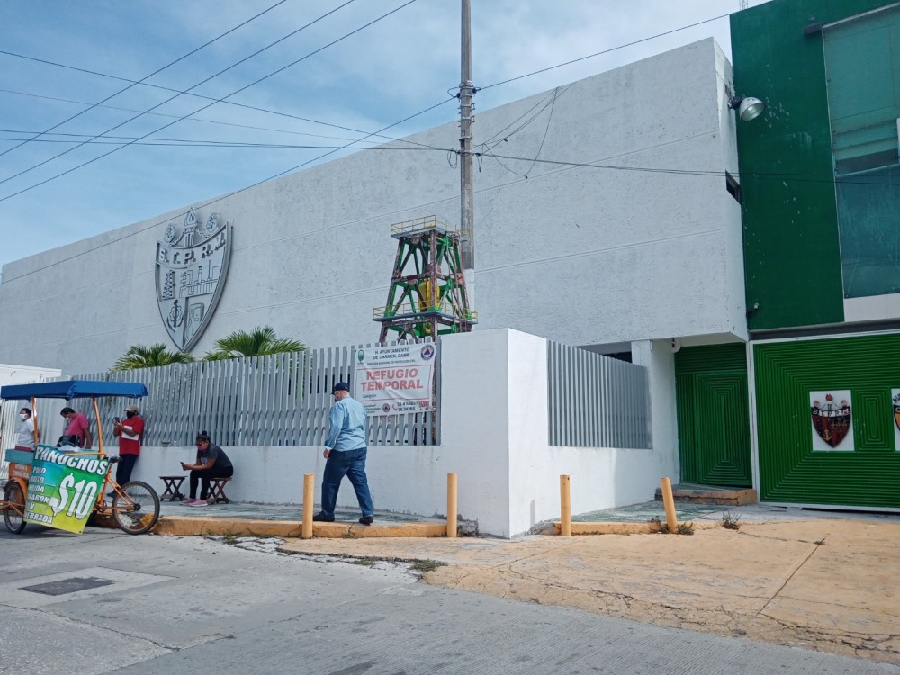 Trabajadores petroleros jubilados inconformes por violación a sus derechos