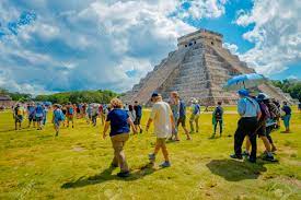 Los turistas vienen a Mérida, por su riqueza cultural y familiar que existe.