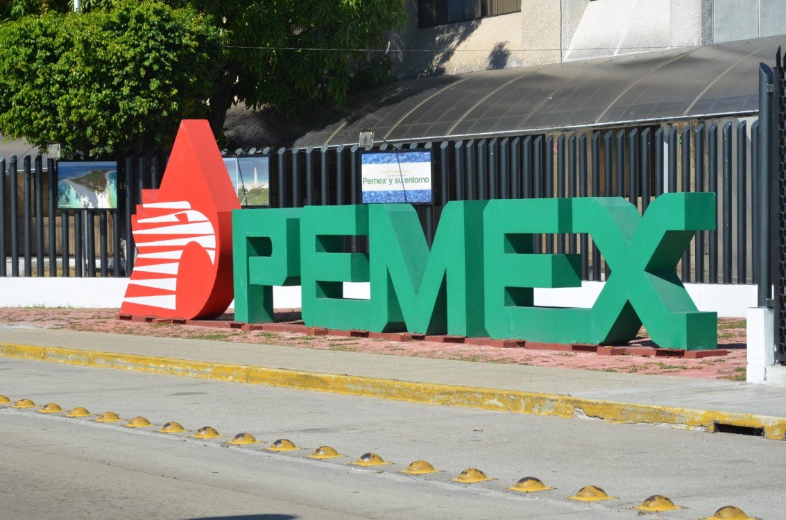 Comerciantes pedirían a Sheinbaum que traiga la torre completa de Pemex a Ciudad del Carmen