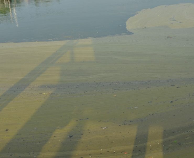 Centro de Proceso de Gas Atasta contamina los cuerpos de agua