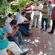 Trabajadores petroleros jubilados inconformes por violación a sus derechos