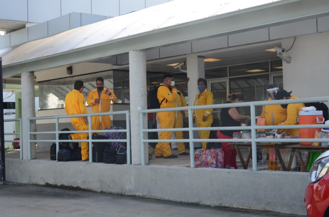 Trabajadores petroleros jubilados inconformes por violación a sus derechos