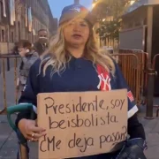 Ceci Flores, Activista Madre Buscadora, Insiste Afuera de Palacio Nacional