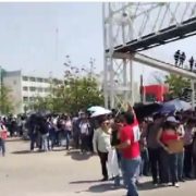 Estudiantes de la DACSyH piden renuncia de la directora