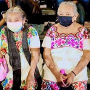 Hoy es el Día Nacional del huipil una vestimenta que encarna la rica tradición cultural 