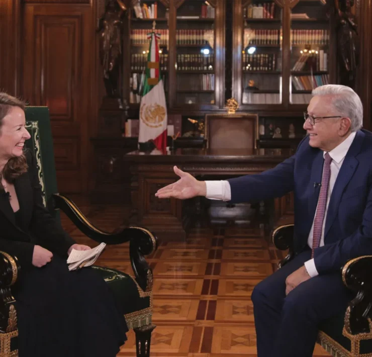 INE ordena bajar entrevista de AMLO