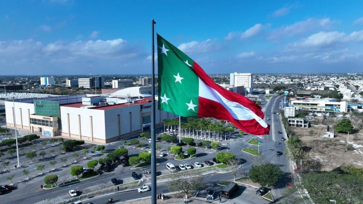 La Bandera de Yucatán vuelve a ondear como Emblema de Identidad