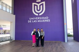 La legisladora por Mérida compartió que este programa cuenta con modalidad de Bachillerato y educación continua a través de Maestrías que complementan la profesionalización educativa.