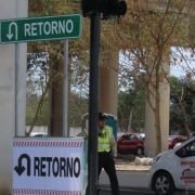 Tráfico en Fracc. Los Héroes provoca caos diario