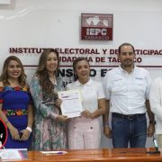 Lorena Beaurregard se registra ante el IEPCT como candidata del PAN al gobierno de Tabasco