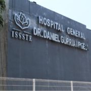 Denuncian presunta negligencia en el ISSSTE de Villahermosa