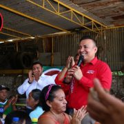 Sergio Vadillo se comprometió a cumplirle a ciudadanos del sur de Mérida y lo hace por escrito