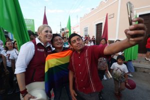 En su visita a Baca y Motul, Verónica Camino se comprometió a trabajar desde el Senado de la República, para conseguir el bienestar en Yucatán.