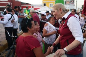 Verónica Camino acompañó al candidato al gobierno del estado, Joaquín “Huacho” Díaz Mena, a presentar el nuevo panorama que se vivirá en el estado con la llegada de la Cuarta Transformación.