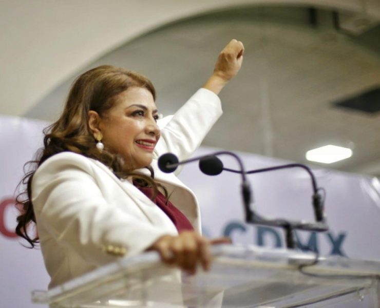 Previo al Primer Debate en CDMX, Clara Brugada realiza cambios