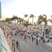 Marchan miles de campechanos