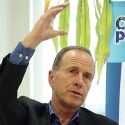 Llama extitular de Semarnat y Conagua, Luis Luege a pensar en beneficios que aporta la industria porcícola