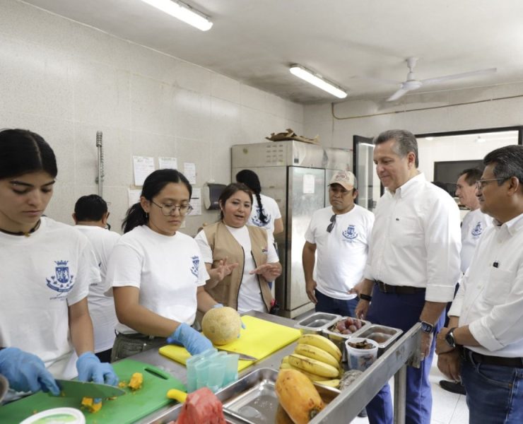 El Ayuntamiento garantiza la adecuada hidratación de las especies de los zoológicos del municipio ante las altas temperaturas
