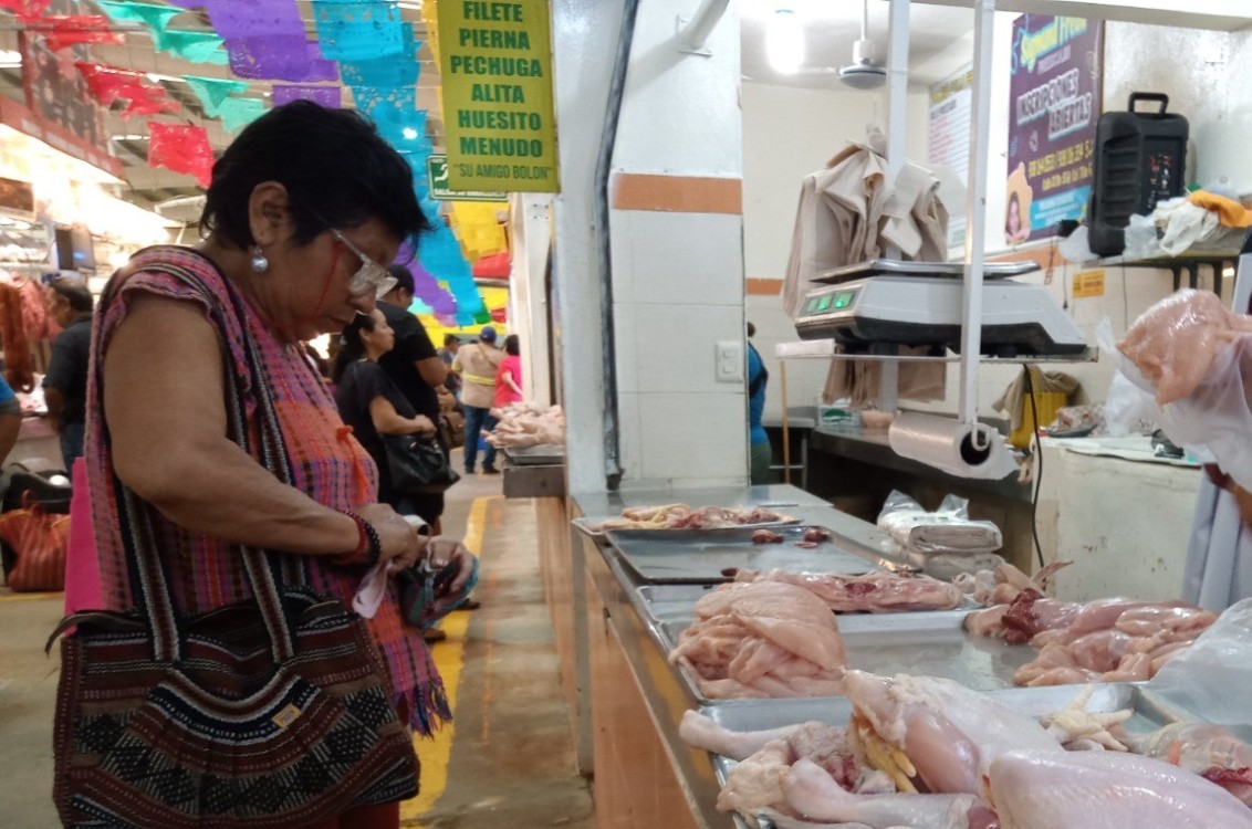 Leve repunte en venta de carne de pollo en Jueves y Viernes Santo