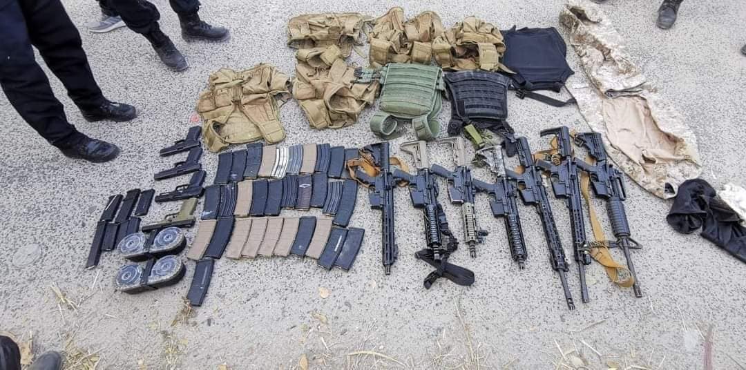 Decomisan armas y equipo táctico en carretera Comalcalco-Paraíso