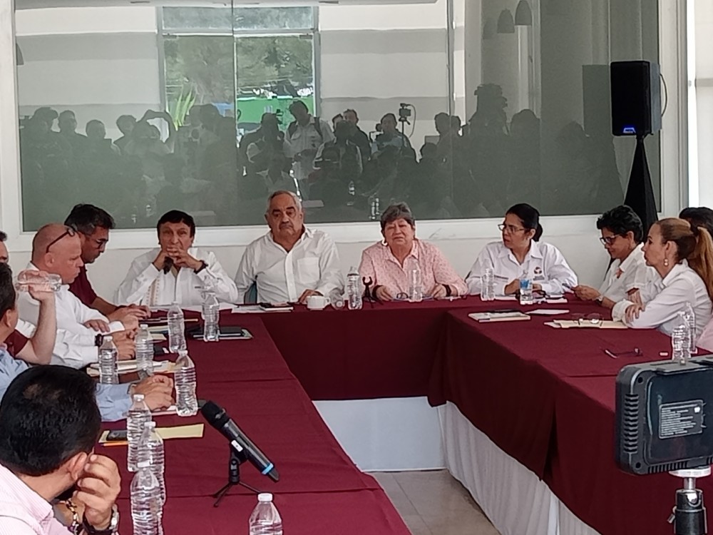 Adeuda la Unacar cinco quincenas a trabajadores jubilados