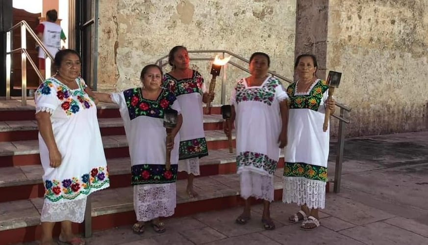 El 7 de marzo marca una celebración significativa en México, especialmente en Yucatán, donde se rinde homenaje al hipil yucateco