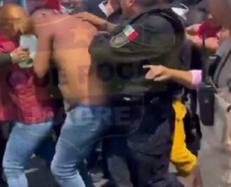 Presunto ladrón es golpeado por una multitud en Mercado de CDMX