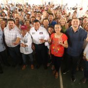 Javier May promete justicia al magisterio y que se dignificará su labor