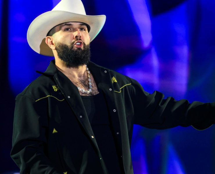 Piden cancelación de Carin León, por promover sustancias ilícitas