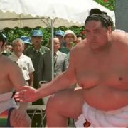 Fallece Akebono Taro