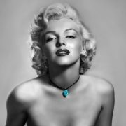 La tumba a lado de Marilyn Monroe