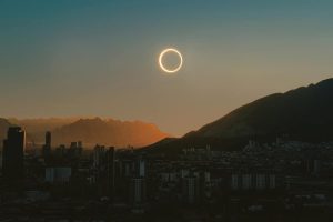 Este lunes ocho de abril será el eclipse solar, y se podrá ver en México, Estados Unidos y Canadá. 