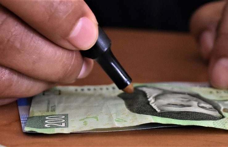 Se detectan 11 billetes falsos cada 24 horas en Yucatán