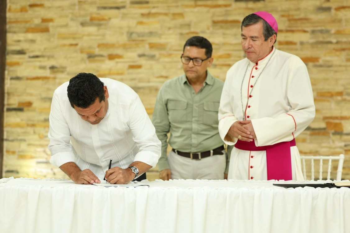 Firma Javier May Compromiso por la Paz de Tabasco 