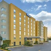 Hallan los cuerpos de dos mujeres muertas en un hotel de Mérida