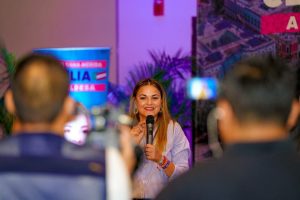 Una campaña alegre y de propuestas es la que realiza la candidata a la alcaldía de Mérida, Cecilia Patrón, quien en los primeros 27 días ha compartido en todos los puntos de la ciudad el Plan de Gobierno “Una sola Mérida” .