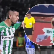 Terrible agresión a futbolista argentino, en pleno partido