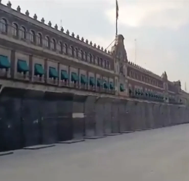 Palacio Nacional blindado ante protestas por Ayotzinapa