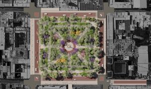 Una imagen renovada, con espacios más adecuados, cómodos, seguros para los peatones y accesible para todos los usuarios, forman parte del proyecto de intervención a la Plaza Grande de Mérida, el cual arrancará el próximo martes 16 de abril.
