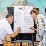 Renán Barrera y Cecilia Patrón Laviada suman esfuerzos y recursos al firmar la Agenda 2050