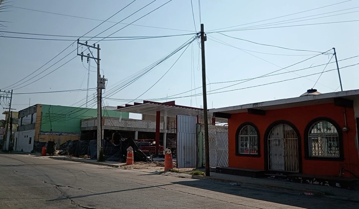 Gasolinera en la avenida 10 de julio sería una bomba de tiempo