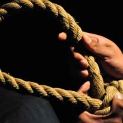 Hombre se suicidó tras golpear a su esposa en Centro